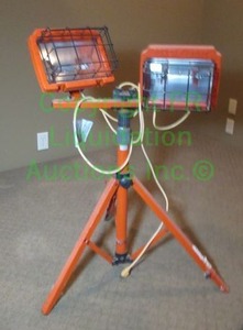 lot 529 image: Halogen utility lamp set