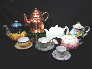 lot 377 image: Vintage & Modern tea pots and tea cups with saucers