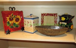 lot 345 image: Italian theme ceramic decor as shown