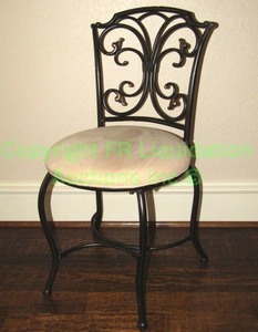 lot 248 image: Hillsdale furniture vanity chair