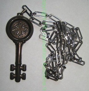 lot 198 image: Sterling silver circa 1880 Reed & Barton wine tasters key