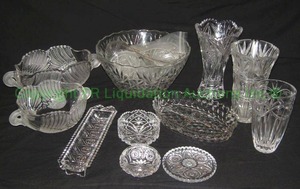 lot 299 image: Assorted glass and crystal serving ware