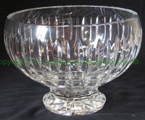 lot 300 image: Marquis by Waterford signed center piece bowl approx. 12 wide