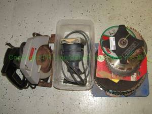 lot 490 image: Craftsman circular saw and blades plus surface sander