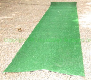 lot 507 image: Strip of astroturf approx, 3ft wide x 10ft long