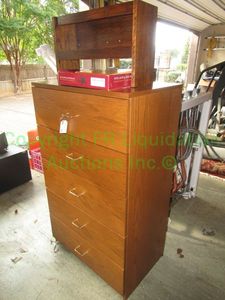 lot 481 image: Oak veneer chest of drawers plus as shown