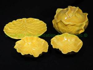 lot 407 image: Vintage Holland Mold leaf theme ceramic ware