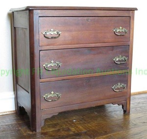 lot 284 image: Antique early century solid red mahogany wood night stand 29 x 30.50 x 16