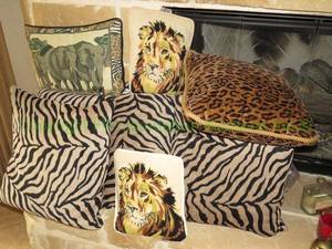 lot 429 image: Riverdale & Newport brand wild animal theme accent pillows