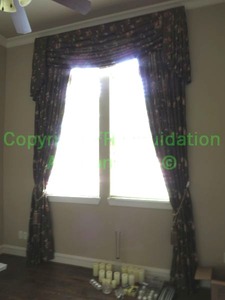 lot 531 image: Curtains and curtain hardware as shown, 140 tall
