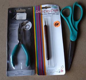lot 54 image: CRAFTING TOOLS - NEW
