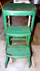 lot 72 image: VINTAGE STEP STOOL