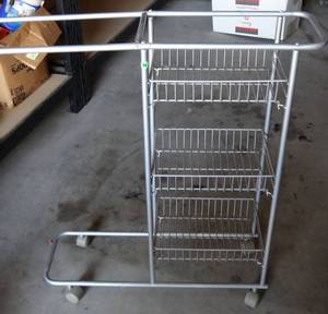 lot 74 image: PORTABLE METAL SHELF PUSH CART
