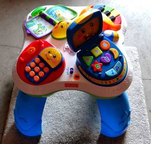 lot 99 image: CUTE FISHER PRICE ACTIVITY TABLE