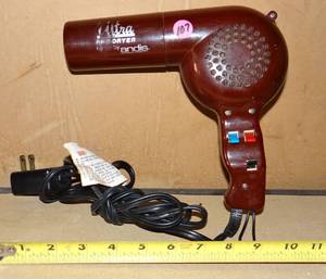 lot 107 image: HAIR DRYER - TESTED AND WORKS