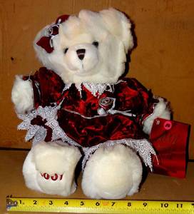 lot 110 image: VINTAGE CHRISTMAS TEDDY (2001) W TAGS