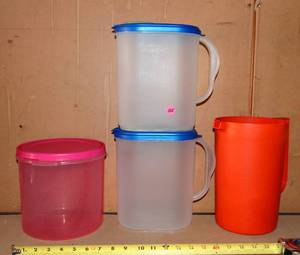 lot 125 image: LOT OF PLASTIC WARE