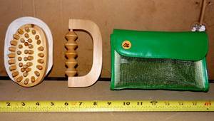 lot 126 image: PORTABLE ROLLER MASSAGE KIT