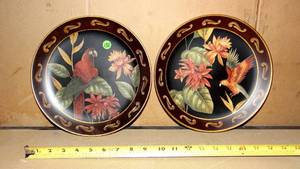 lot 132 image: PAIR OF DECORATIVE WALL HANGING PLATES