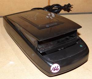 lot 166 image: VINTAGE KINYO VHS REWINDER