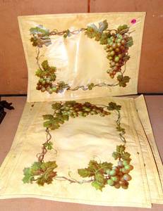 lot 167 image: SET OF 6 PLACEMATS