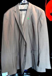 lot 192 image: MENS WAREHOUSE RACK PULL  - GEOFFREY BEENE JACKET - 58L