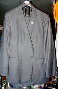 lot 196 image: MENS WAREHOUSE RACK PULL  - JOSEPH ACCORD SUIT