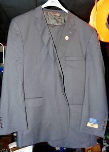 lot 204 image: MENS WAREHOUSE RACK PULL  - PRONTO UOMO SUIT (52R)
