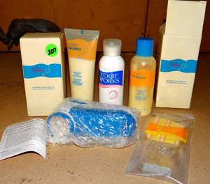 lot 207 image: FOOT CARE KIT