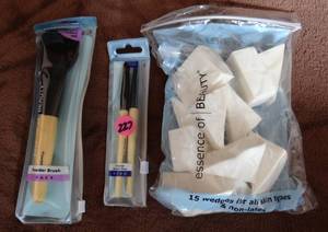 lot 227 image: NEW MAKEUP BRUSHES AND BEAUTY WEDGES