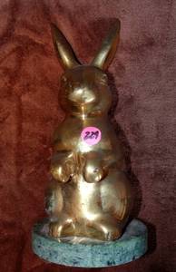 lot 229 image: LARGE BRASS FINISH RABBIT (HEAVY)
