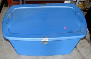 lot 256 image: LARGE STERLING 30 GALLON TOTE WITH LID