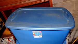 lot 257 image: LARGE STERLING 30 GALLON TOTE WITH LID