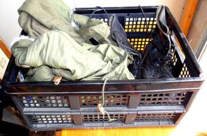 lot 258 image: COLLAPSIBLE STORAGE CRATE WITH MILITARY ITEMS AS SHOWN