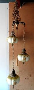 lot 265 image: VINTAGE 3 TIER GLASS GLOBE LIGHT - INCREDIBLE
