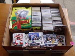 lot 271 image: LARGE COLLECTION OF FOOTBALL. BASEBALL, AND BASKETBALL CARDS
