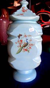 lot 301 image: PRETTY BLUE ASIAN THEMED JAR WITH LID - LARGE