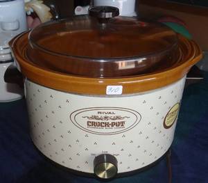 lot 310 image: VINTAGE RIVAL CROCK POT