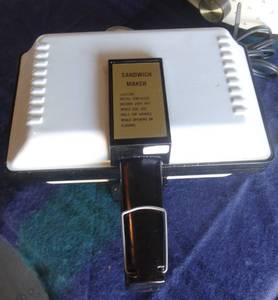 lot 311 image: VINTAGE SANDWICH PRESS