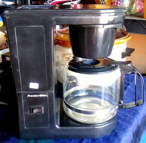 lot 312 image: VINTAGE PROCTOR SILEX COFFEE MAKER