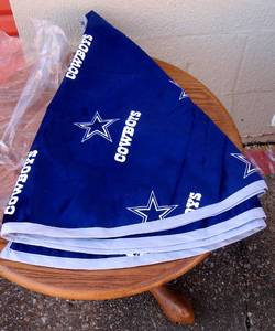 lot 315 image: DALLAS COWBOYS CHRISTMAS TREE WRAP (LOOKS UNUSED)