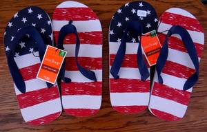 lot 326 image: BOYS PATRIOTIC FLIP FLOPS - SIZE 23 NEW WITH TAGS