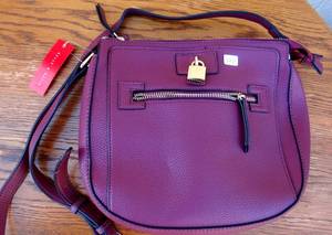 lot 327 image: KELLY & KATIE WOMENS CLUTCH PURSE - CUTE PURPLE DESIGN