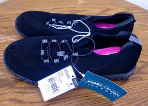 lot 332 image: MEMO TECH SHOES - SIZE 6 (NEW WITH TAGS)
