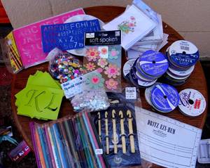 lot 346 image: CRAFTING SUPPLIES LOT