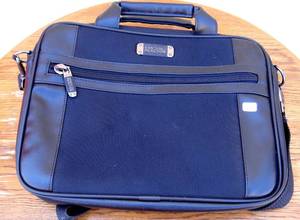 lot 350 image: KENNETH COLE REACTION BAG - APPEARS UNUSED
