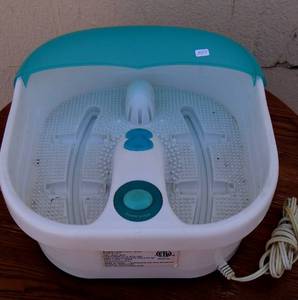 lot 357 image: BUBBLING FOOT SPA