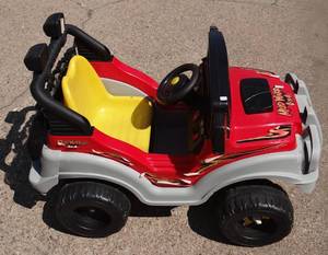 lot 358 image: CHILDRENS ELECTRIC CAR