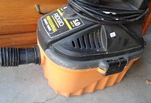 lot 381 image: RIDGID 4 GALLON 5 HORSEPOWER PROFESSIONAL SHOP VAC
