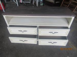 lot 214 image: VINTAGE&nbsp 4 DRAWER DRESSER&nbsp&nbsp52 L X 18 X 32  H&nbsp